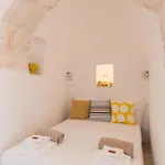 Trulli Scacciapensieri With Pool *