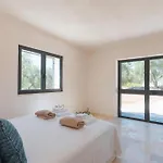 Trulli Scacciapensieri With Pool Feriehus *