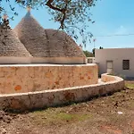 בית נופש Trulli Scacciapensieri With Pool