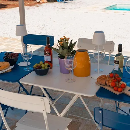 Trulli Scacciapensieri With Pool 度假居